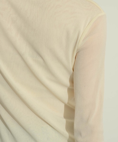 NEUNA(ヌナ)の「シアーモックネックトップス(Tシャツ/カットソー・レディース・アイボリー/ブラック/ブラウン・FREE)」の22枚目の写真