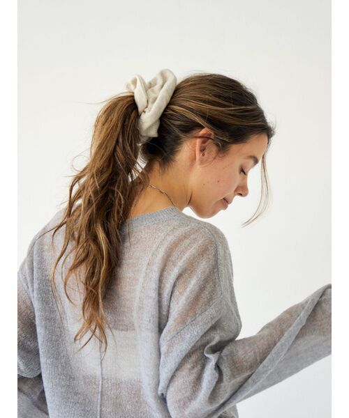 Ungrid（アングリッド）の「FAITH MILLS別注シュシュ（シュシュ・レディース・ライトグレー/ピンク/チャコールグレー/イエロー・FREE）」の3枚目の写真