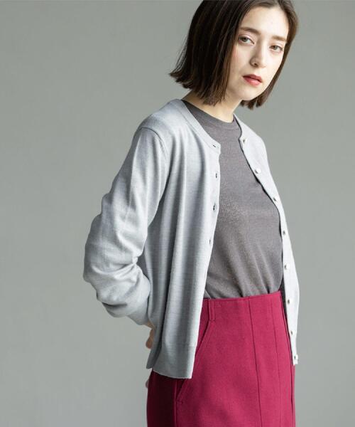 OPAQUE.CLIP（オペークドットクリップ）の「クルーニットカーディガン/エクストラファインメリノウール【THEシリーズ/洗濯機OK】（カーディガン/ボレロ・レディース・グレー/ブルー系その他7/ブラック/グリーン/ワインレッド/キャメル・38/40/36/42）」の9枚目の写真