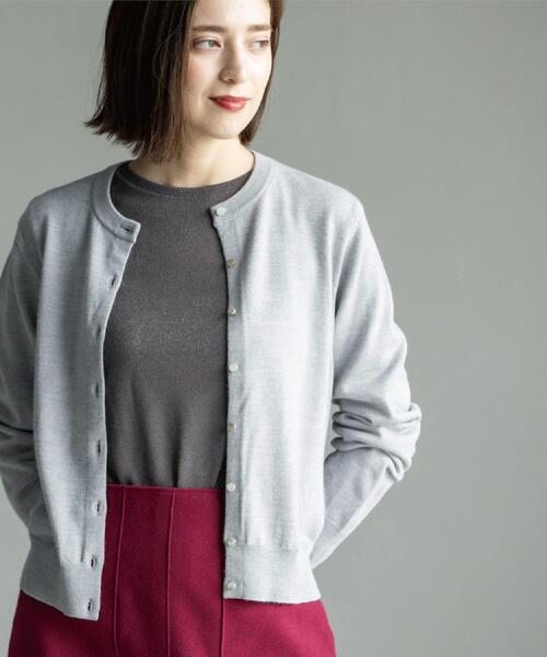 OPAQUE.CLIP（オペークドットクリップ）の「クルーニットカーディガン/エクストラファインメリノウール【THEシリーズ/洗濯機OK】（カーディガン/ボレロ・レディース・グレー/ブルー系その他7/ブラック/グリーン/ワインレッド/キャメル・38/40/36/42）」の10枚目の写真