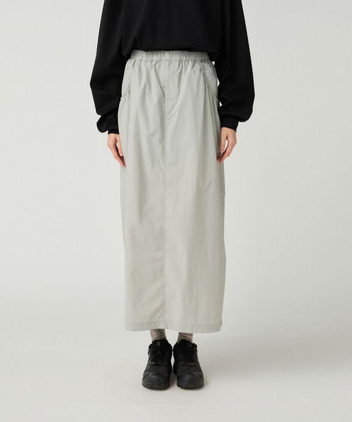 Snow Peak（スノーピーク）の「Snow Peak / Nylon Tussah Utility Storage Skirt  ナイロンタッサーユーティリティストレージスカート（スカート・レディース・ネイビー/ライトグレー/ブラック・1/2/3/4）」の2枚目の写真