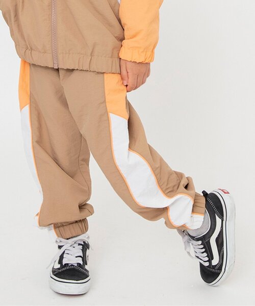 BREEZE(ブリーズ)の「【WEB限定/セットアップ可】サイド切り替えパンツ_ジュニア対応(その他パンツ・キッズ・チャコール/サックスブルー/ブラウン・150/140/130/120/110/100/90)」の1枚目の写真