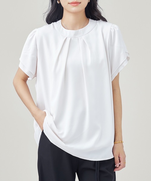 Lace Ladies(レースレディース)の「クルーネック タック入り 半袖 フェイクレイヤード ブラウス(シャツ/ブラウス・レディース・ブラック/アイボリー/グレイッシュベージュ/ホワイト・S/FREE)」の2枚目の写真