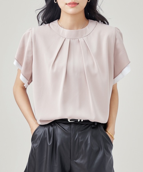 Lace Ladies(レースレディース)の「クルーネック タック入り 半袖 フェイクレイヤード ブラウス(シャツ/ブラウス・レディース・ブラック/アイボリー/グレイッシュベージュ/ホワイト・S/FREE)」の4枚目の写真