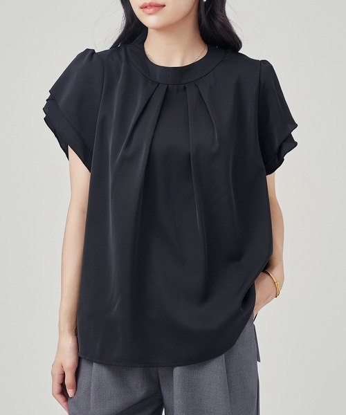 Lace Ladies(レースレディース)の「クルーネック タック入り 半袖 フェイクレイヤード ブラウス(シャツ/ブラウス・レディース・ブラック/アイボリー/グレイッシュベージュ/ホワイト・S/FREE)」の1枚目の写真