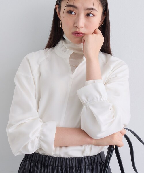 INDIVI(インディヴィ)の「ジオメプリントボウタイブラウス(シャツ/ブラウス・レディース・ホワイト/ブラック系/ベージュ系その他4・34/03/38/13/15 /05)」の1枚目の写真