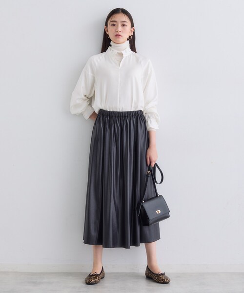 INDIVI(インディヴィ)の「ジオメプリントボウタイブラウス(シャツ/ブラウス・レディース・ホワイト/ブラック系/ベージュ系その他4・34/03/38/13/15 /05)」の7枚目の写真