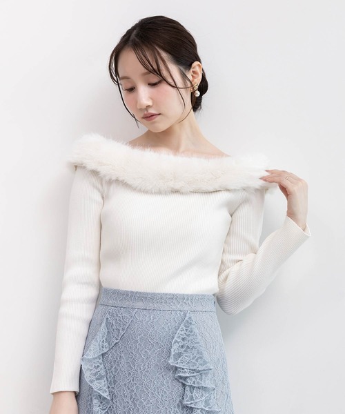 RANDA（ランダ）の「オフショルファーニットトップス（ニット/セーター・レディース・ベージュ/アイボリー/ブルー・FREE）」の2枚目の写真