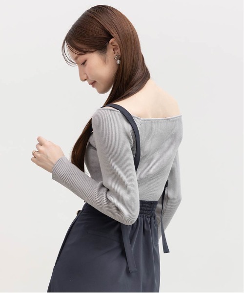 RANDA（ランダ）の「オフショルファーニットトップス（ニット/セーター・レディース・ベージュ/アイボリー/ブルー・FREE）」の8枚目の写真