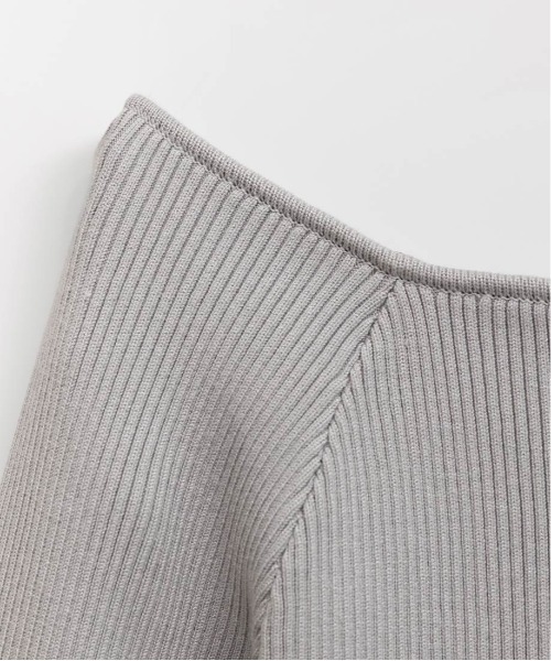 RANDA（ランダ）の「オフショルファーニットトップス（ニット/セーター・レディース・ベージュ/アイボリー/ブルー・FREE）」の21枚目の写真