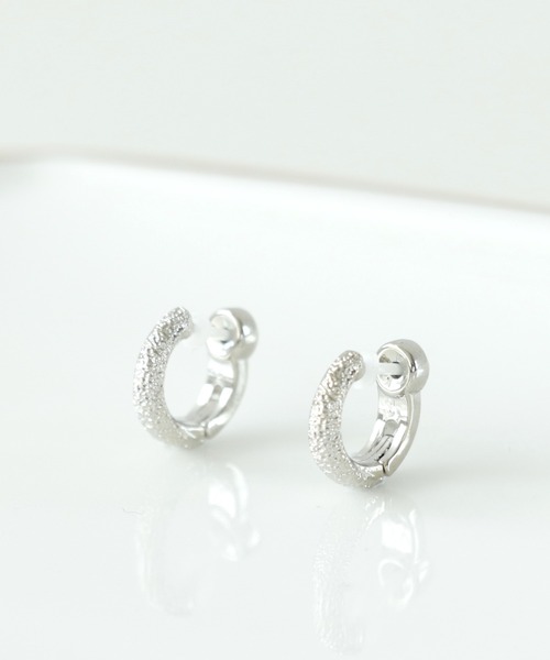 Three Four Time(スリーフォータイム)の「ナシジセラミックワンタッチピアス(ピアス(両耳用)・レディース・シルバー/ゴールド/ピンクゴールド・FREE)」の2枚目の写真
