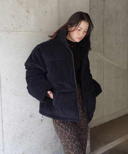 CORNERS（コーナーズ）の「ワイドコールスタンドブルゾン（ダウンジャケット/コート・レディース・チャコールグレー/ブラック・M）」の19枚目の写真