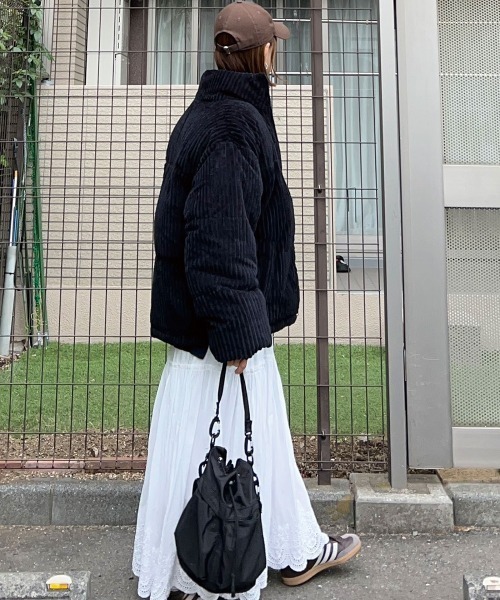 CORNERS（コーナーズ）の「ワイドコールスタンドブルゾン（ダウンジャケット/コート・レディース・チャコールグレー/ブラック・M）」の21枚目の写真