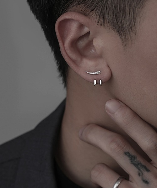 WARAIJOGO（ワライジョウゴ）の「変形ペアピアス/両耳用(T3)（ピアス（両耳用）・メンズ・シルバー・FREE）」の4枚目の写真