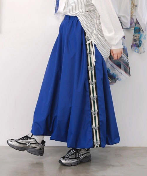 ScoLar(スカラー)の「ScoLar/スカラー 蝶サイドライン バルーンSK(スカート・レディース・ブラック/ネイビー・FREE)」の1枚目の写真