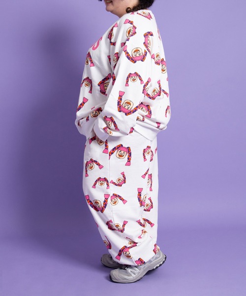 PUNYUS(プニュズ)の「【新サイズ】NAOMIチャン総柄スウェットパンツ(スウェットパンツ・レディース・ホワイト・1/2/3/4/5)」の2枚目の写真