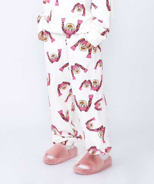 PUNYUS(プニュズ)の「【新サイズ】NAOMIチャン総柄スウェットパンツ(スウェットパンツ・レディース・ホワイト・1/2/3/4/5)」の13枚目の写真