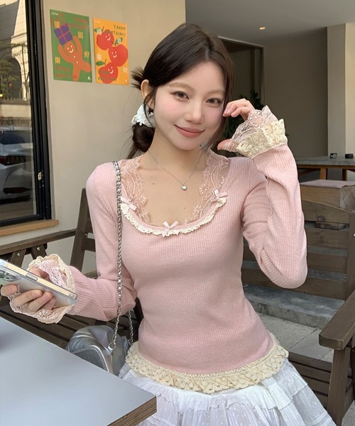 gossip!ロサンゼルス(ゴシップロサンゼルス)の「Y2K かわいいレースリボンネックトップス(Tシャツ/カットソー・レディース・ベージュ/グレー・FREE)」の11枚目の写真
