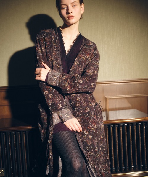 IRENENNE(アイレネ)の「ギャザードレスw/フローラル&ミネラルプリント / Gathered Dressw/Floral&Mineral Print(ワンピース・レディース・ブラウン/ライトピンク・36/38)」の3枚目の写真