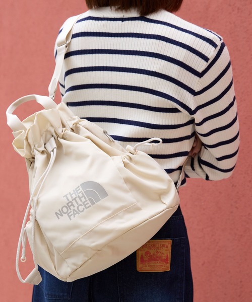 THE NORTH FACE(ザノースフェイス)の「【THE NORTH FACE / ザ・ノースフェイス】W LIGHT BONNEY PACK/ボニーパック 軽量 3WAY ブランドロゴ 巾着バッグ リュック/ショルダーバッグ/トートバッグ(バックパック/リュック・レディース・クリーム/ブラック・FREE)」の10枚目の写真