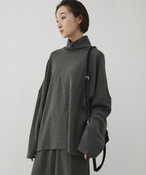 VION(ヴィオン)の「ドレープハイネックアンドマキシスカートセットアップ / Drape High Neck & Maxi Skirt Set Up(Tシャツ/カットソー・レディース・チャコールグレー/ブラウン・FREE)」の7枚目の写真