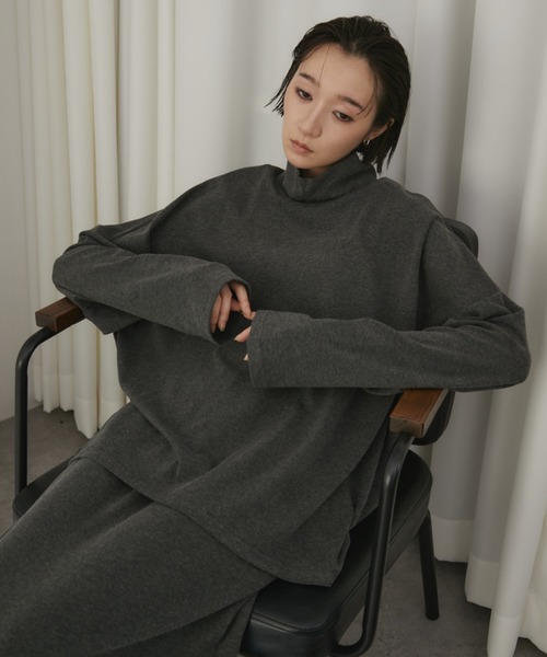 VION(ヴィオン)の「ドレープハイネックアンドマキシスカートセットアップ / Drape High Neck & Maxi Skirt Set Up(Tシャツ/カットソー・レディース・チャコールグレー/ブラウン・FREE)」の9枚目の写真