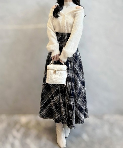 junoah（ジュノア）の「シャギードッキングショートニットトップス（ニット/セーター・レディース・ブラック/ピンクベージュ/アイボリー・LARGE/MEDIUM）」の6枚目の写真