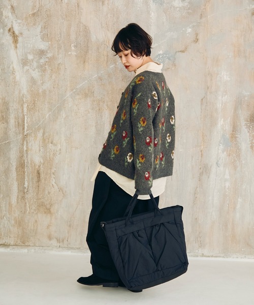 Crisp（クリスプ）の「2ポケットパディングショルダーバッグ（ショルダーバッグ・レディース・ブラック/アイボリー・FREE）」の5枚目の写真