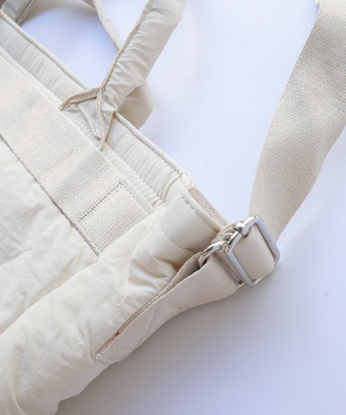 Crisp（クリスプ）の「2ポケットパディングショルダーバッグ（ショルダーバッグ・レディース・ブラック/アイボリー・FREE）」の9枚目の写真