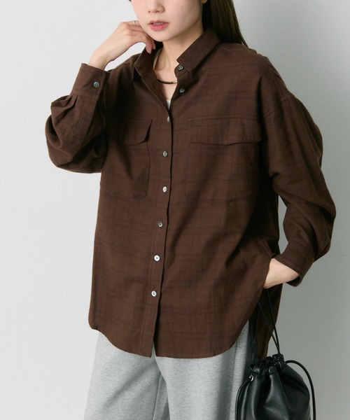 PUAL CE CIN（ピュアルセシン）の「ダブルポケット起毛チェックシャツ（シャツ/ブラウス・レディース・クリーム/ブラウン・FREE）」の2枚目の写真