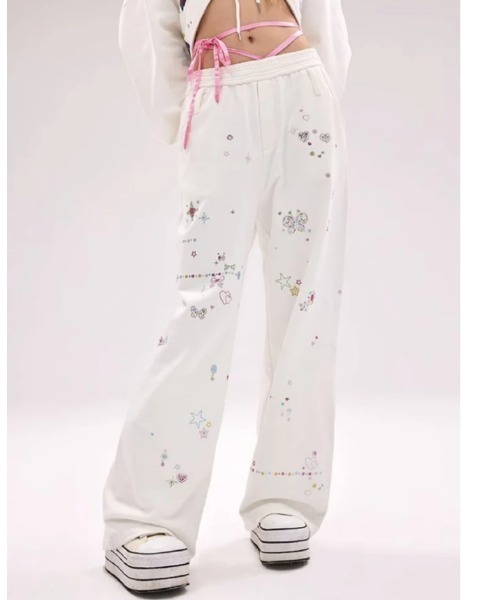 L.H.P(エルエイチピー)の「CFIERCE/フィアス/STICKER TROUSERS(スウェットパンツ・レディース・ホワイト/ブラック・S/M)」の1枚目の写真