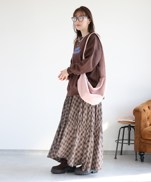 cepo(セポ)の「裏起毛ビーズロゴ刺繍スウェットプルオーバー(Tシャツ/カットソー・レディース・ブラウン/スミクロ/オートミール・FREE)」の5枚目の写真