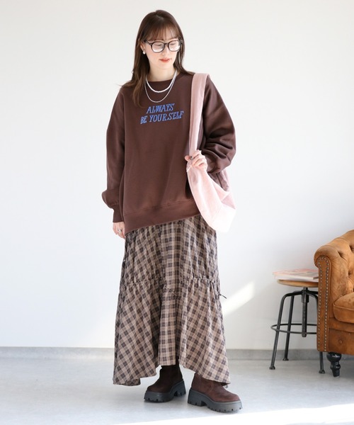cepo(セポ)の「裏起毛ビーズロゴ刺繍スウェットプルオーバー(Tシャツ/カットソー・レディース・ブラウン/スミクロ/オートミール・FREE)」の4枚目の写真