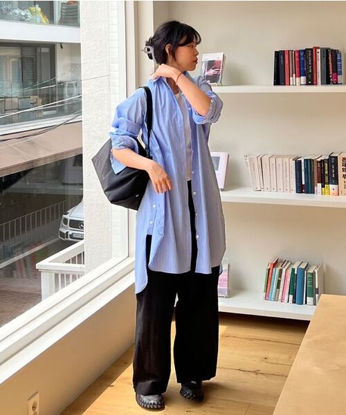 SIYAZU（シヤジュ）の「SIPT7151 カーブドワンタックチノパンツ_ブラック（その他パンツ・レディース・ブラック・SMALL/MEDIUM/LARGE）」の4枚目の写真
