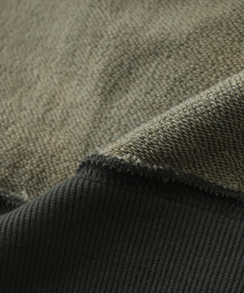 Carhartt WIP(カーハートダブリューアイピー)の「CARHARTT WIP / カーハート ダブリューアイピー HOODED BENTON SWEAT JACKET(パーカー・メンズ・ブラック/カーキ・MEDIUM/LARGE/X-LARGE)」の6枚目の写真