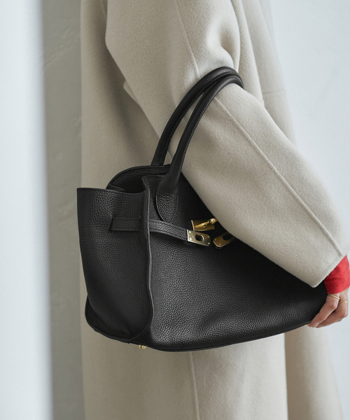 IENA（イエナ）の「《WEB限定/追加》AULENTTI/オウレンティ 別注 BELT BAG トートバッグ（トートバッグ・レディース・ブラック/ブラウン・FREE）」の6枚目の写真