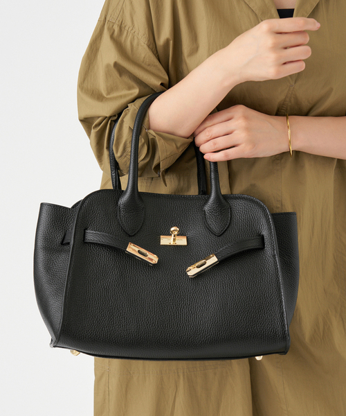 IENA（イエナ）の「《WEB限定/追加》AULENTTI/オウレンティ 別注 BELT BAG トートバッグ（トートバッグ・レディース・ブラック/ブラウン・FREE）」の10枚目の写真