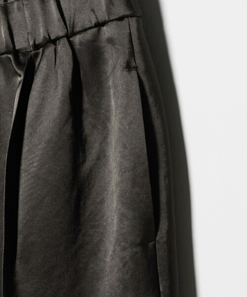 ASTRAET(アストラット)の「<ASTRAET>アセテート サテン ソクショウワイドパンツ(その他パンツ・レディース・ブラック/ダークブラウン・00/0/1)」の15枚目の写真