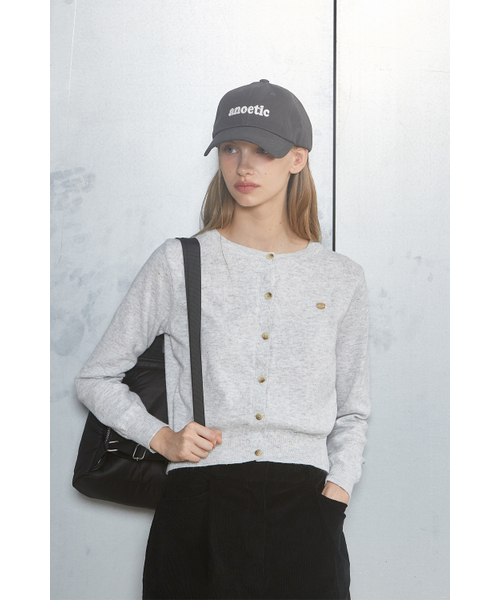 ANOETIC(アノエティック)の「SOLID ROUND CARDIGAN_LIGHT GREY(カーディガン/ボレロ・レディース・ライトグレー・FREE)」の3枚目の写真