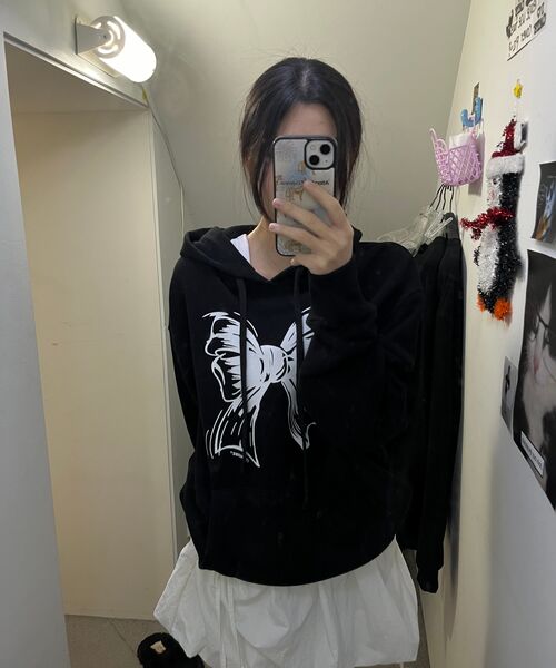 ITZAVIBE（イッザバイブ）の「RIBBON LOGO HOODIE - BLACK（パーカー・レディース・その他・LARGE/MEDIUM/SMALL）」の7枚目の写真