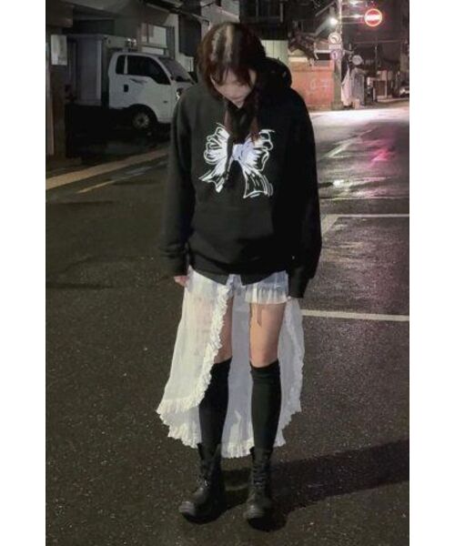 ITZAVIBE（イッザバイブ）の「RIBBON LOGO HOODIE - BLACK（パーカー・レディース・その他・LARGE/MEDIUM/SMALL）」の13枚目の写真