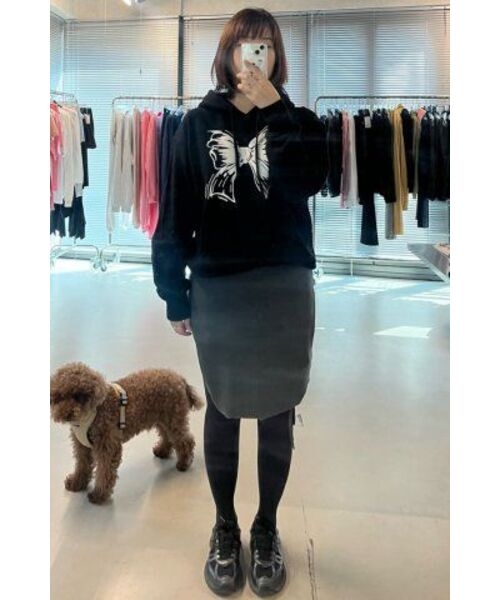 ITZAVIBE（イッザバイブ）の「RIBBON LOGO HOODIE - BLACK（パーカー・レディース・その他・LARGE/MEDIUM/SMALL）」の16枚目の写真