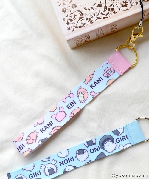 M-factory（エムファクトリー）の「ハンド ストラップ キャラクター なんでもいきもの「ハンドストラップ」 なんもの スマホストラップ（スマホグッズ・レディース・ピンク系その他/ブルー系その他・ONE SIZE）」の2枚目の写真