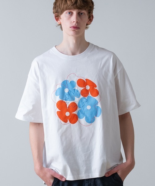 rehacer（レアセル）の「rehacer TEE : Retro Flower Wide TEE / レトロフラワーワイドT-shirt（Tシャツ/カットソー・メンズ・ブラック/ホワイト・MEDIUM/SMALL/X-LARGE/LARGE）」の14枚目の写真