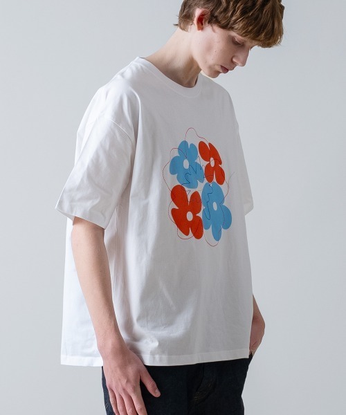rehacer（レアセル）の「rehacer TEE : Retro Flower Wide TEE / レトロフラワーワイドT-shirt（Tシャツ/カットソー・メンズ・ブラック/ホワイト・MEDIUM/SMALL/X-LARGE/LARGE）」の16枚目の写真