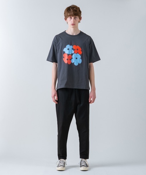 rehacer（レアセル）の「rehacer TEE : Retro Flower Wide TEE / レトロフラワーワイドT-shirt（Tシャツ/カットソー・メンズ・ブラック/ホワイト・MEDIUM/SMALL/X-LARGE/LARGE）」の7枚目の写真