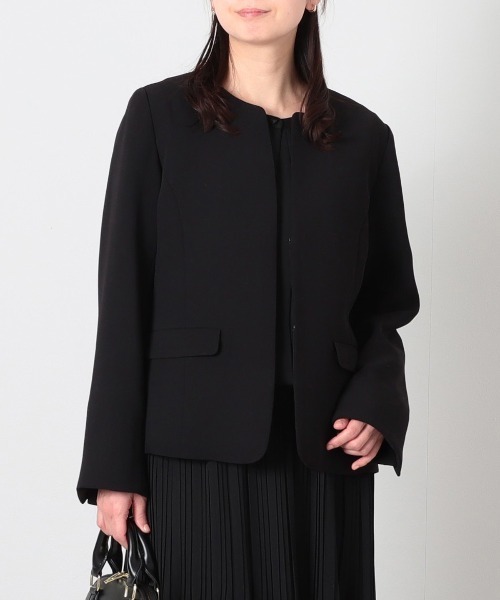 fleur by mint breeze(フルールバイミントブリーズ)の「【L~6L 大きいサイズ】【セットアップ】エアリーダブルクロスノーカラージャケット(ノーカラージャケット・レディース・ブラック/ネイビー・5L/LL/3L/4L)」の2枚目の写真