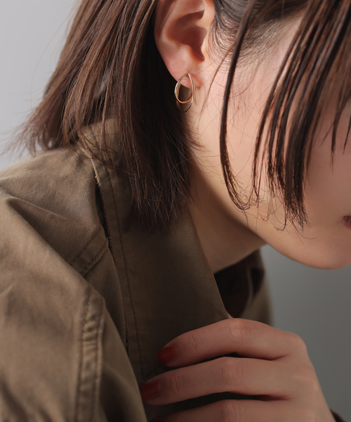 Lilas（リラ）の「20mm2ラインカーブフープピアス K10（両耳）（ピアス（両耳用）・レディース・ゴールド・FREE）」の13枚目の写真