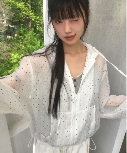 ViViDAY(ビビデー)の「ドット柄ライトブルゾン(ブルゾン・レディース・ホワイト・M)」の6枚目の写真