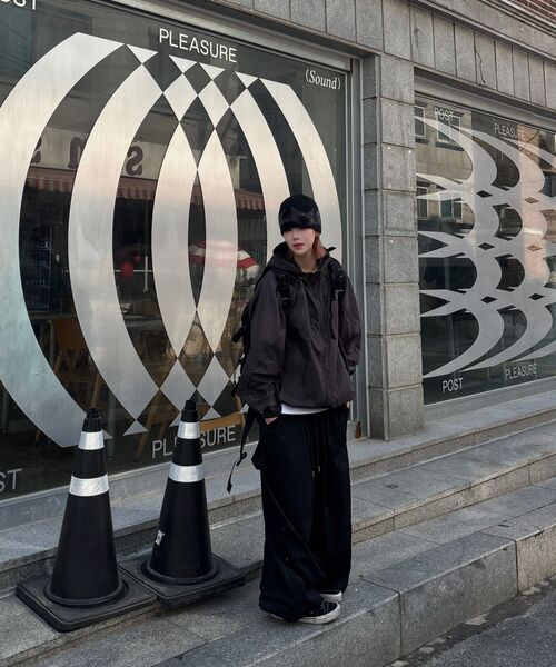 LMCの「OVAL GLOBE LIGHT WEIGHT JACKET charcoal(ナイロンジャケット・レディース・その他・S/M/L)」の8枚目の写真